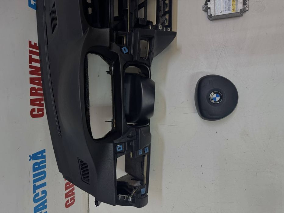 Plansa bord cu navigatie si suporti pahare BMW Seria 3 E90 E91 E92