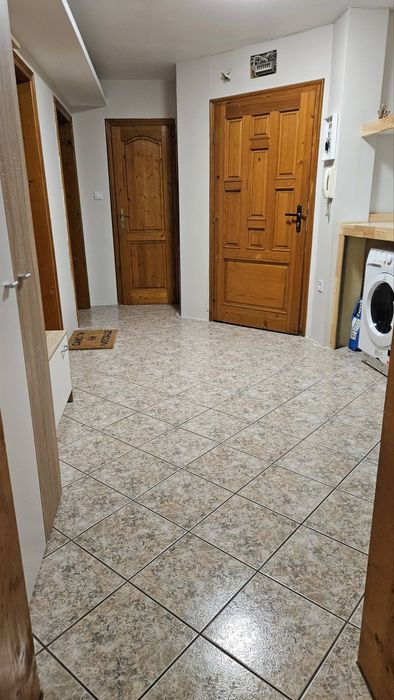 4-стаен апартамент, Колхозен пазар