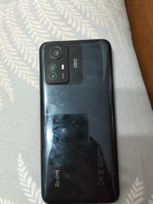 Продам телефон Redmi 13