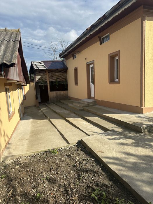 Casa de vanzare! Comuna Roma