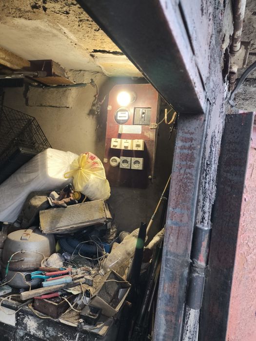 Продам гараж в  11 обществе