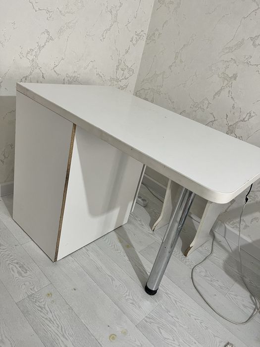 Спальний гарнитура и камот и тумба