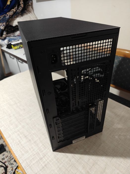 Корпус Geometric Future Model 5