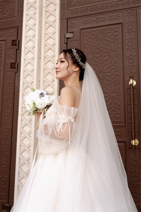 Свадебное платье. Есть каспи ред