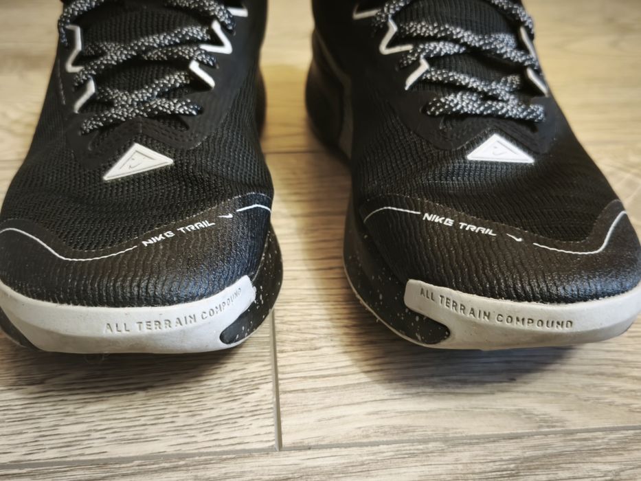 NIKE маратонки 41