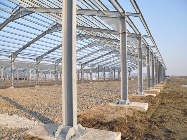 Hala metalica 23 x 34 x 4,5-7,8 m