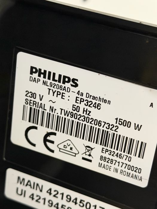 Кафемашина кафе автомат Philips EP3246 с гаранция