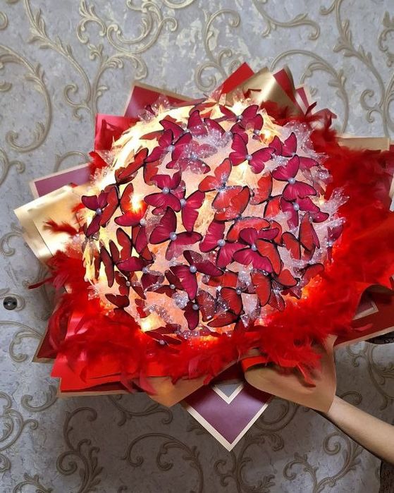 Шарлар учадиган Mandarin buket Gul Buket Babochka 21/101 tagacha Букет