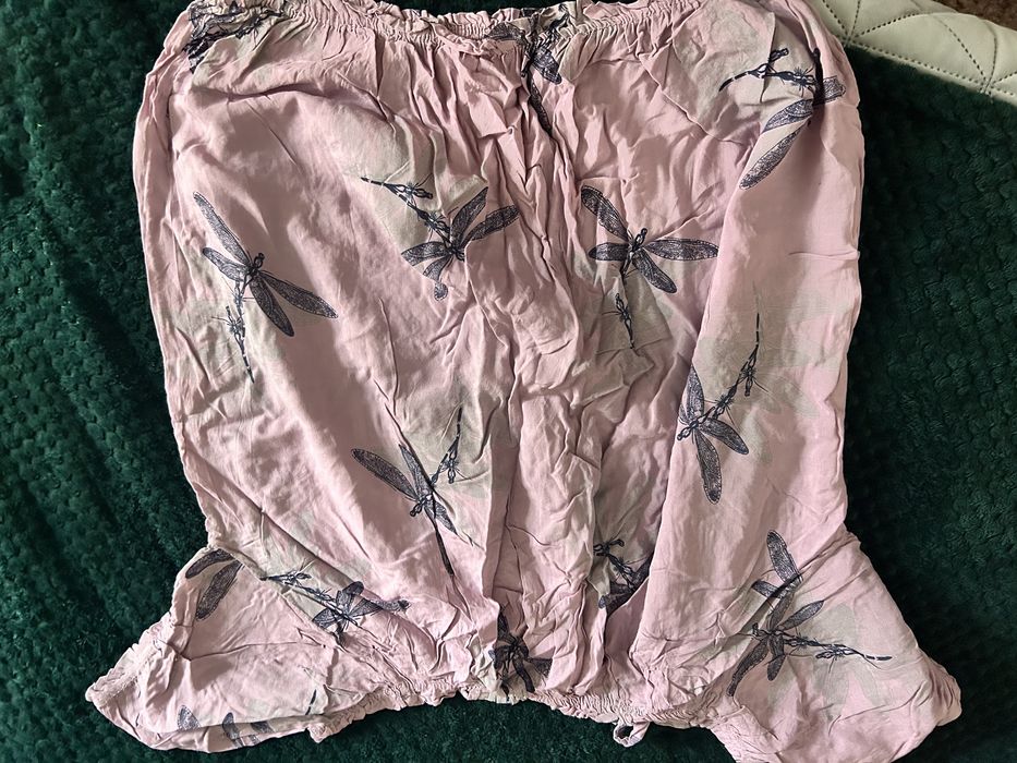 Tricou de dama pe umeri
