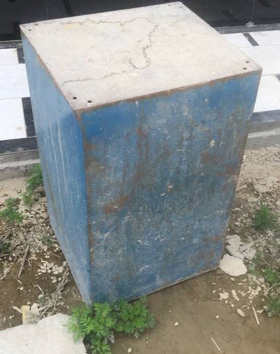 Сейф непорошковый высота около 80 см. 800 тыс. Сум