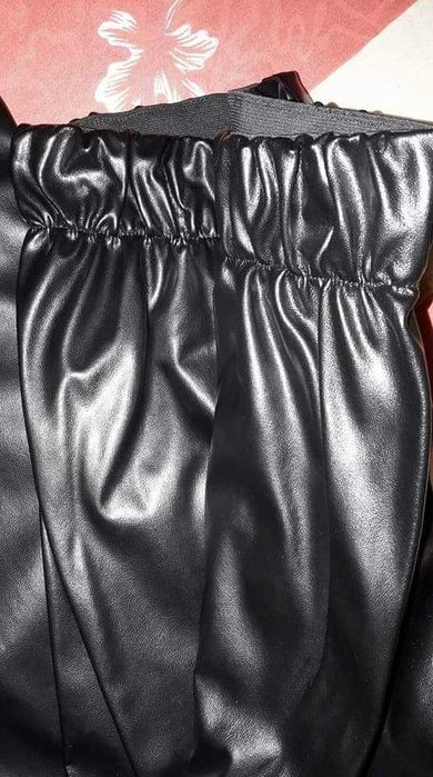 NEW Нови кожен клин//панталон ватиран  + подарък обеци