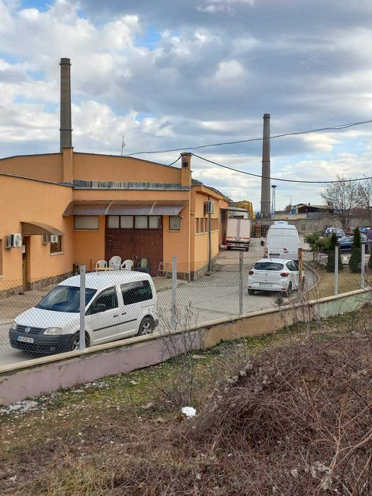 Дава се под наем Склад в Враца, Промишлена зона - Изток - 3928 кв.м за 2346 € - Снимка #3