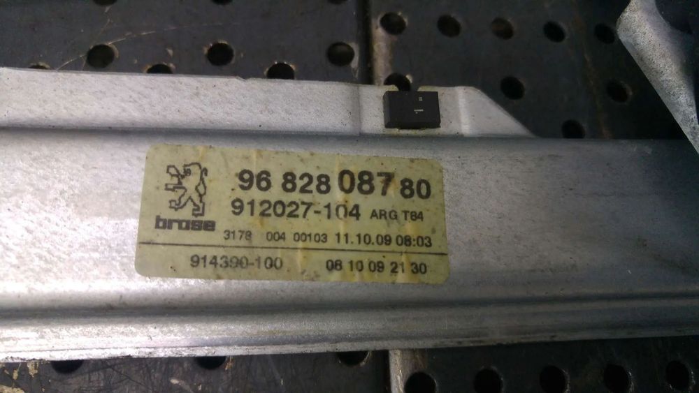 Macara cu motoras stanga spate peugeot 3008 0u 9682809780 912027104