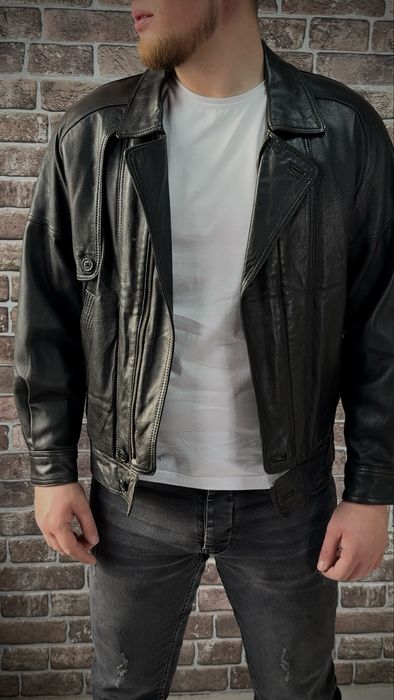 Винтажные кожаные куртки-бомберы разные