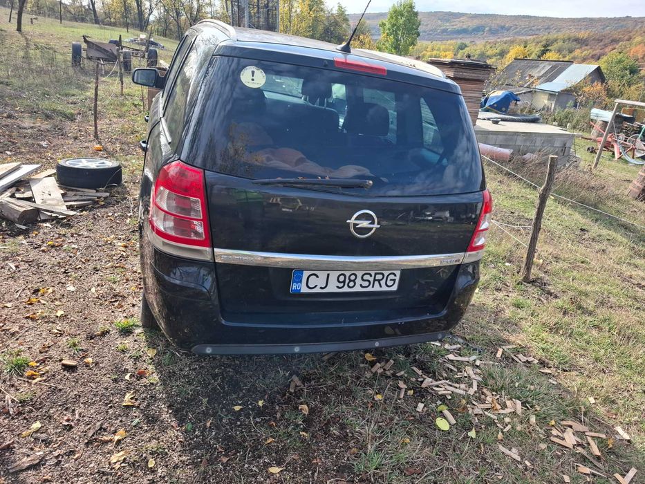 Opel Zafira B 2013