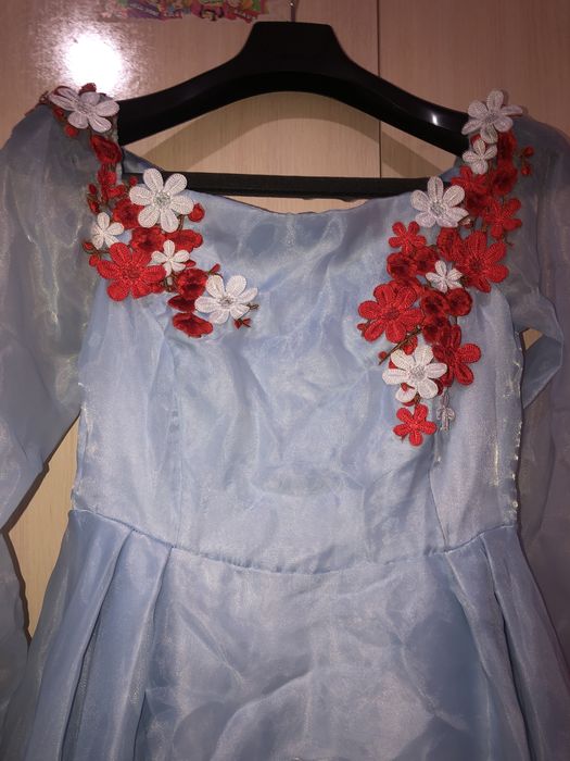 платье , с цветочками, б/у