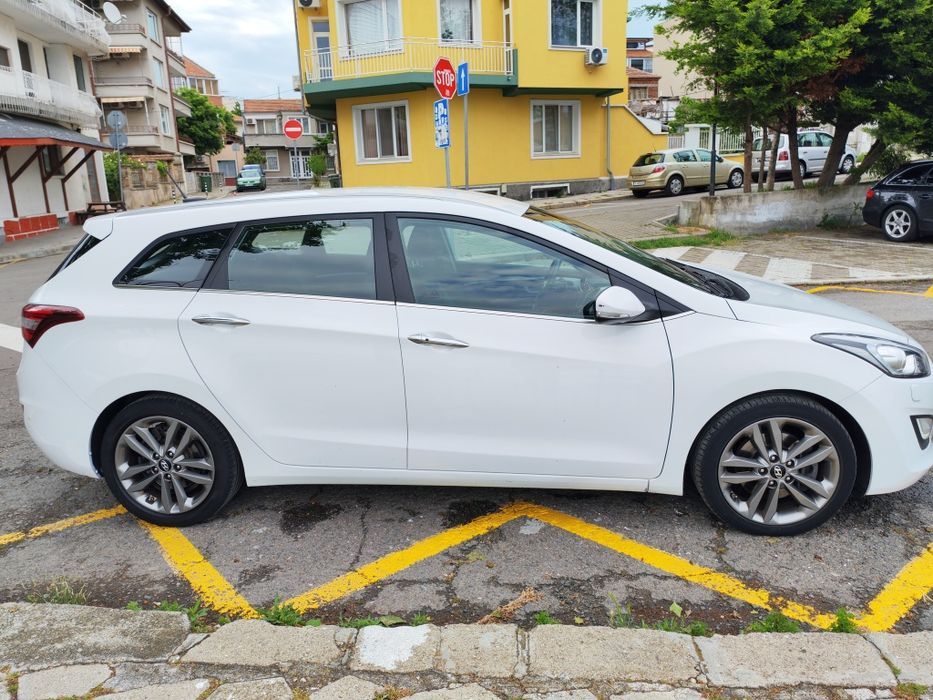 Цената е валидна до 31 Август.Hyundai i30 face-lift, 1.6 дизел, автоматик с абсолютно абсолютно всички възможни екстри