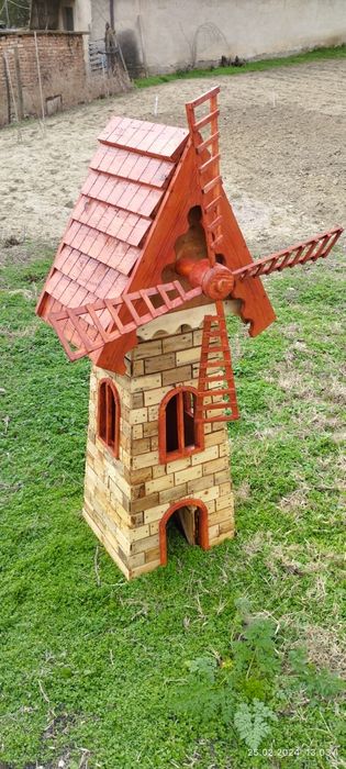 Вятърна мелница - градинска декорация