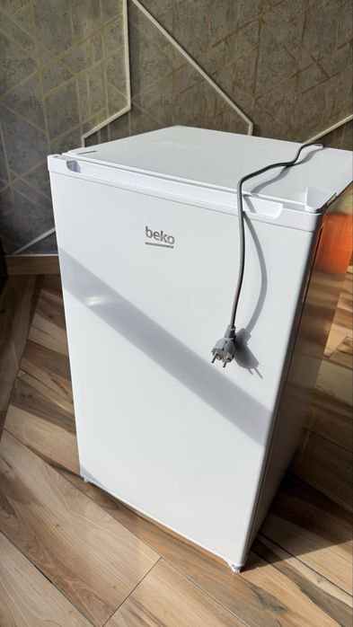 Хладилник Беко използван 4 месеца