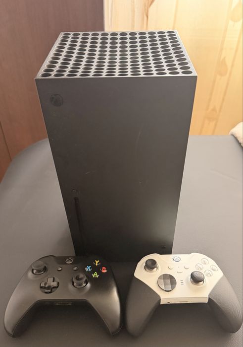 Xbox Series X 1TB + 2 controllere – Super ofertă!