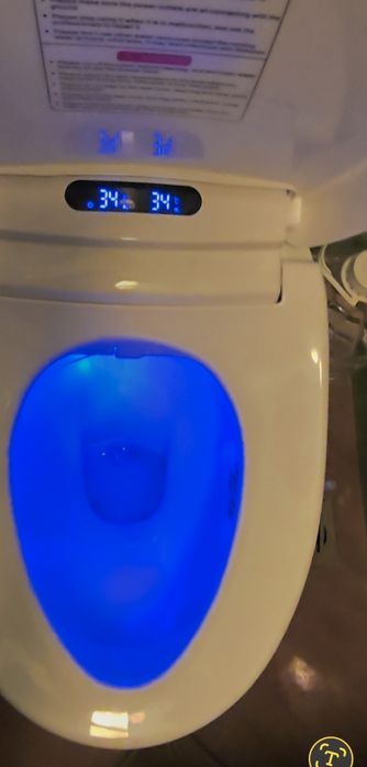 Смарт капак за тоалетна с дистанционно управление