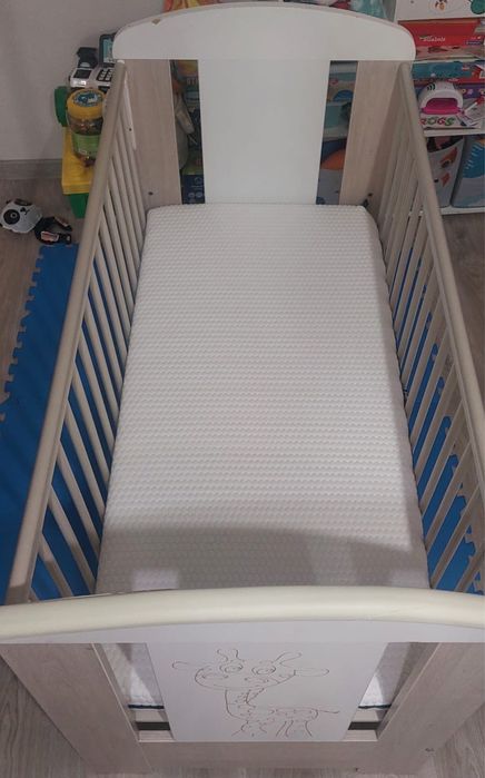 Patut bebelusi cu saltea si husa antisufocare + protectie laterala
