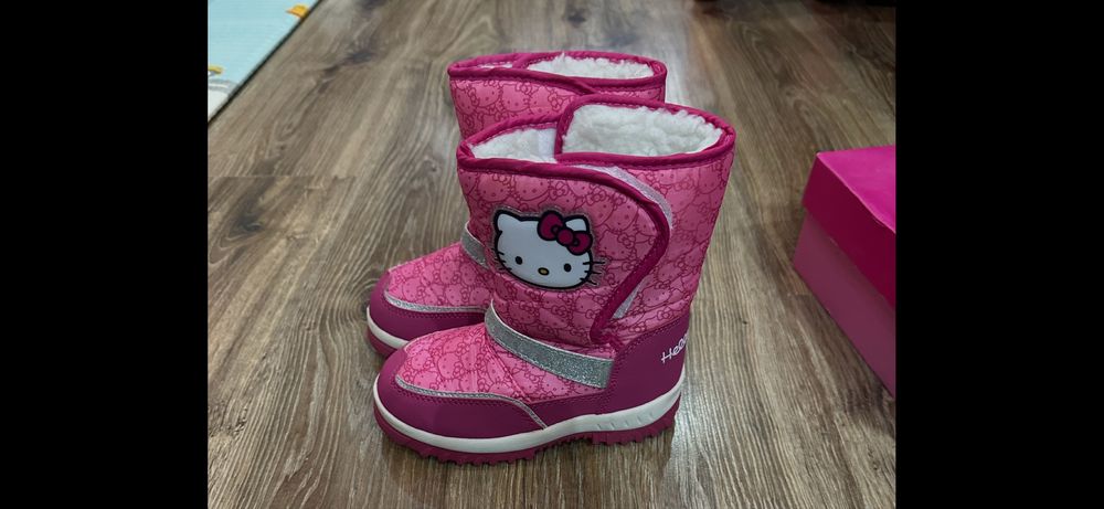 Страхотни апрески  Hello Kitty като нови