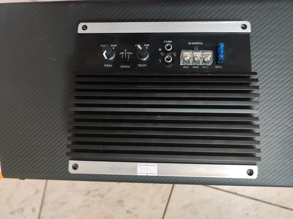 Продам усилитель для сабвуфера