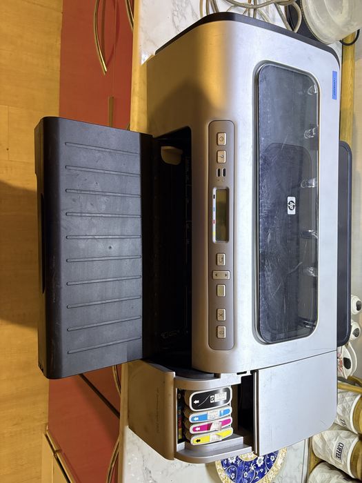 Продам цветной принтер в хорошем состоянии