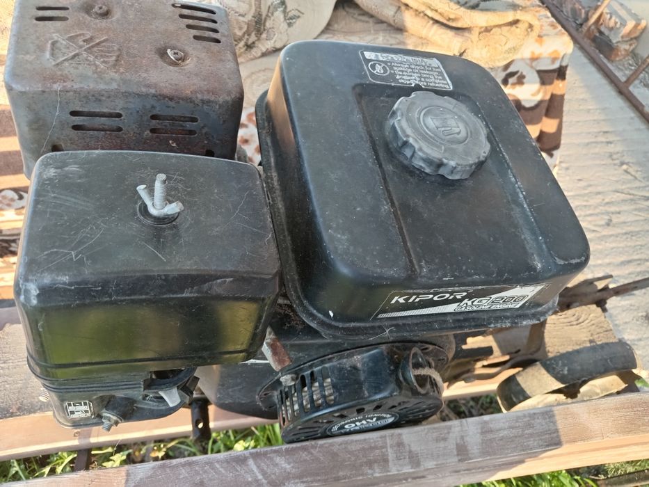 Продам бензокосу и культиватор.