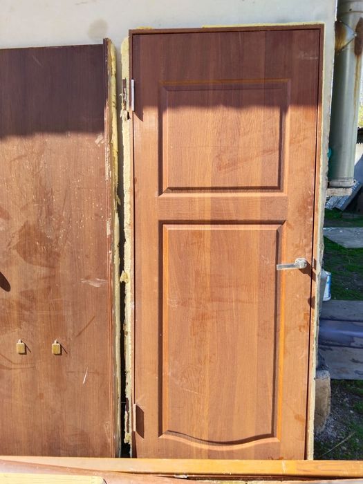 продам двери срочно
