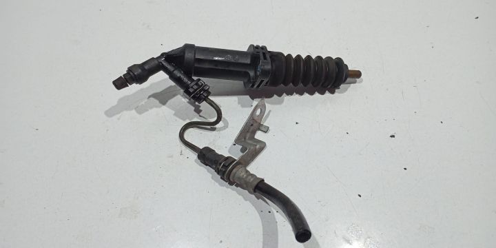 Cilindru receptor ambreiaj KN2207645 BMW Seria 4 F32/F33/F36 [2013 -