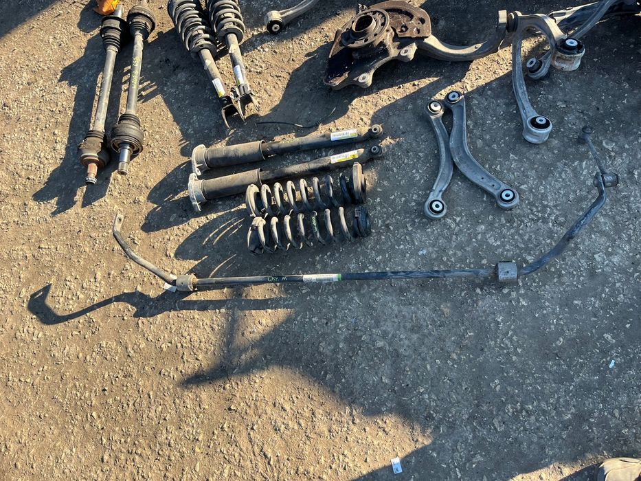 Окачване Mercedes W205 Предни шенкели кокали зад. полуоски амортисьори