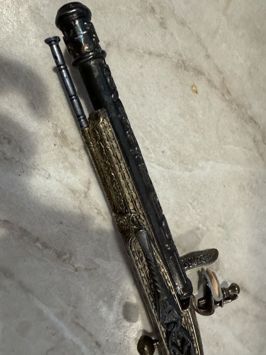 Декоративен старинен пистолет – испанска реплика