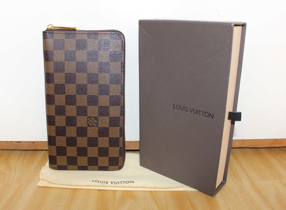 Portofel Louis Vuitton Zippy