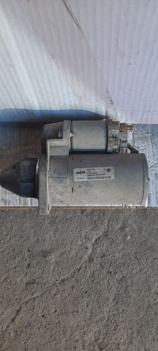 Продам  стартер, карбюратор на Ваз 2110