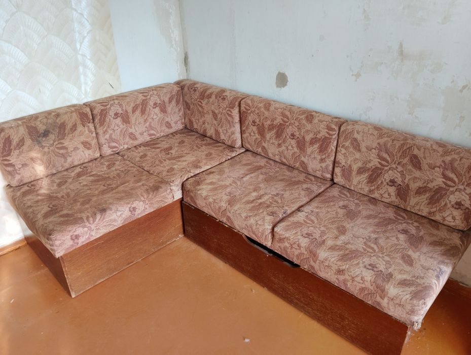 Продам диван в хорошем состоянии