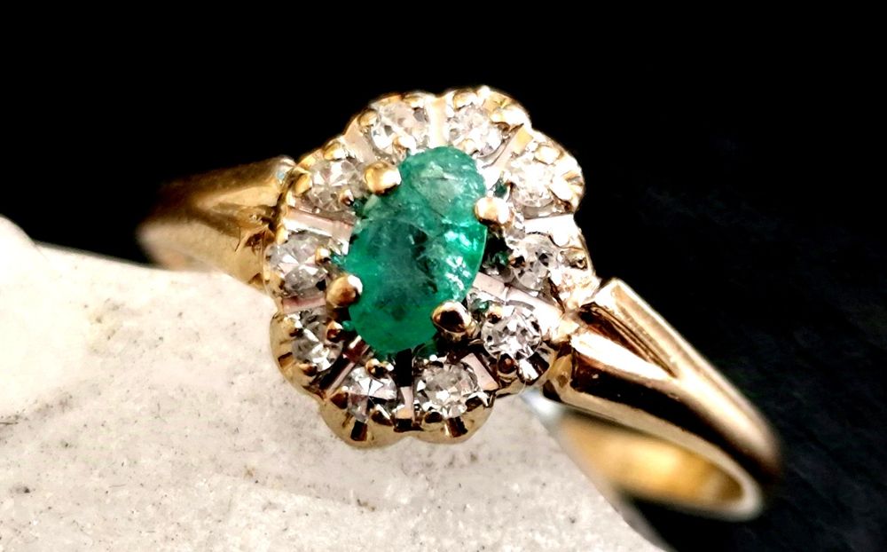 Златен Пръстен / Изумруд / Брилянти