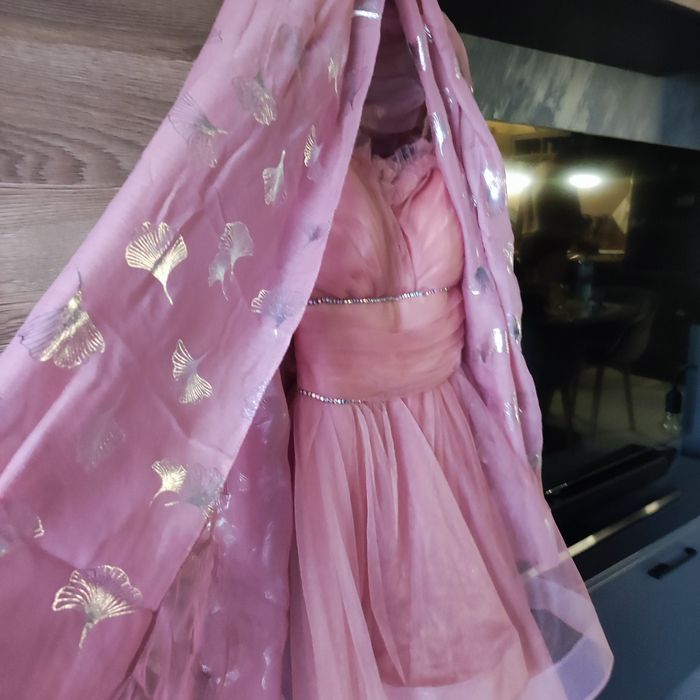 Официална рокля и шал, размер S.