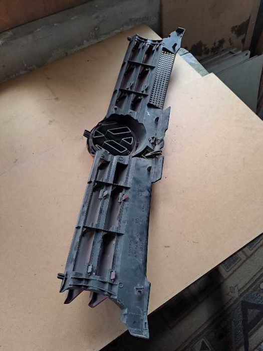 Grila radiator VW Golf 4