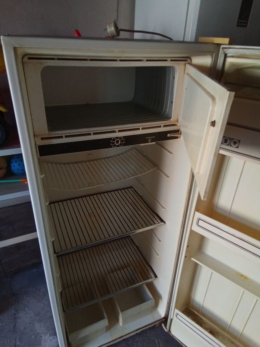 Холодильник  рабочий