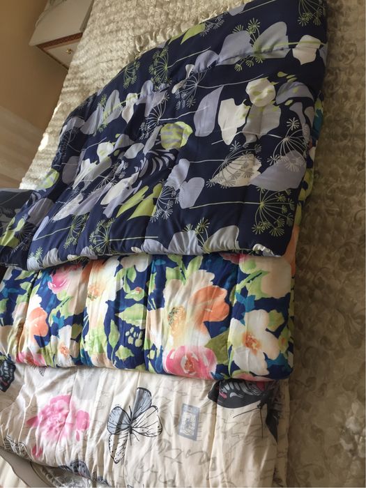 Одеяла и подушки