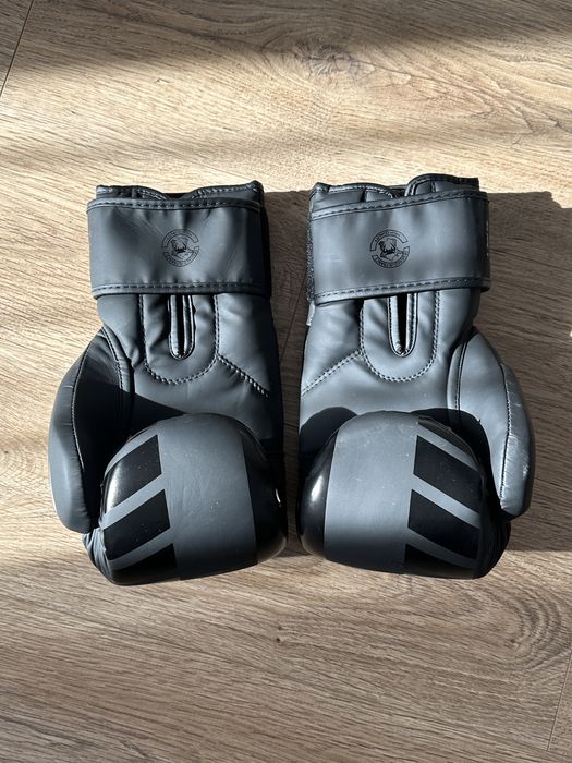 Manusi de box venum 14 oz noi