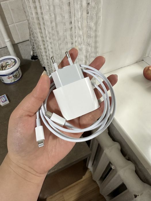 Зарядка оригинал на Айфон