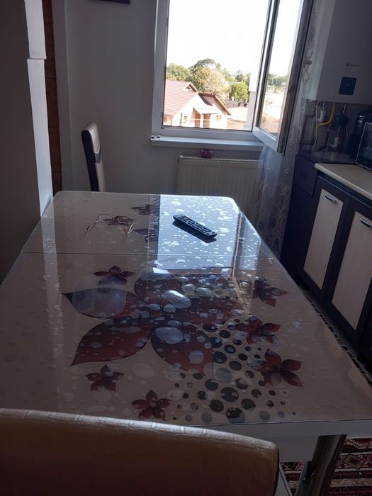 Vând apartament Rm Sarat