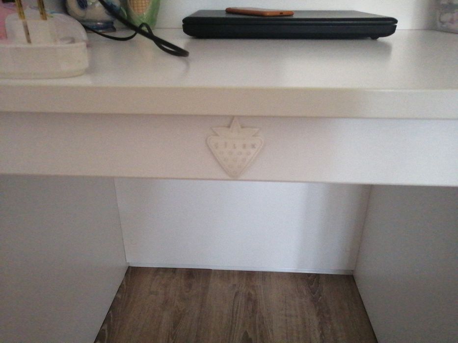 Продам уголок в отличном состоянии