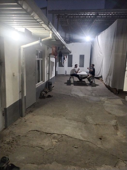 Arenda kvartira Hostel Chorsu metro va bozoriga yaqin joylashgan