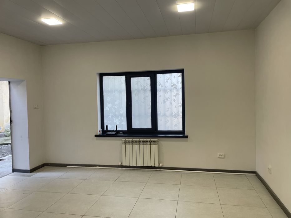 Помещение 27кв.м. возле входа Аския базар