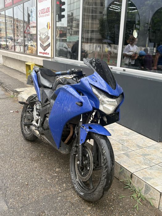 Honda cbr 125r 2011