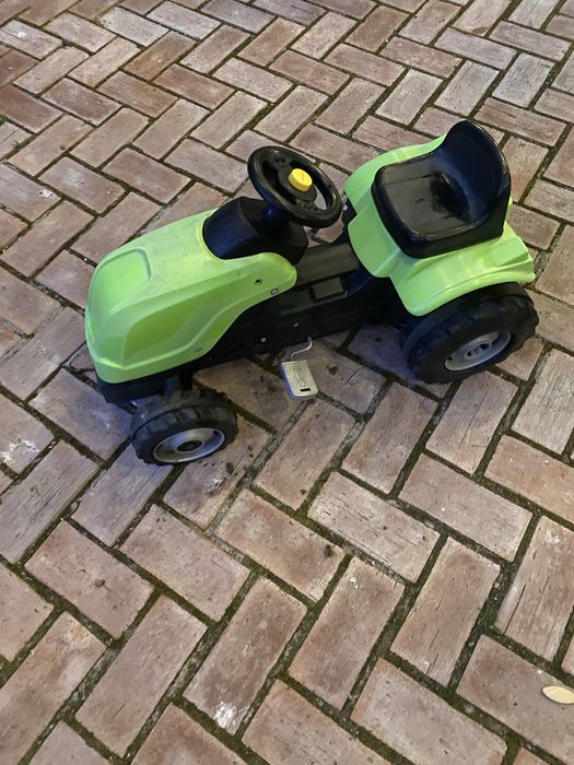 Tractor de jucarie cu pedale Malplay